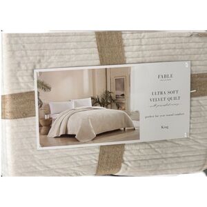 Fable Off White/Cream Ultra Soft King Quit  102”x88”